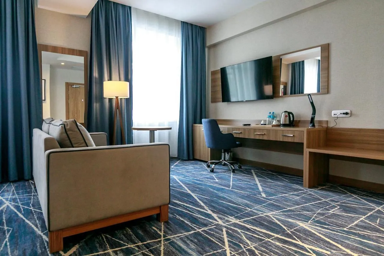 Hotel Ramada By Wyndham Astana
