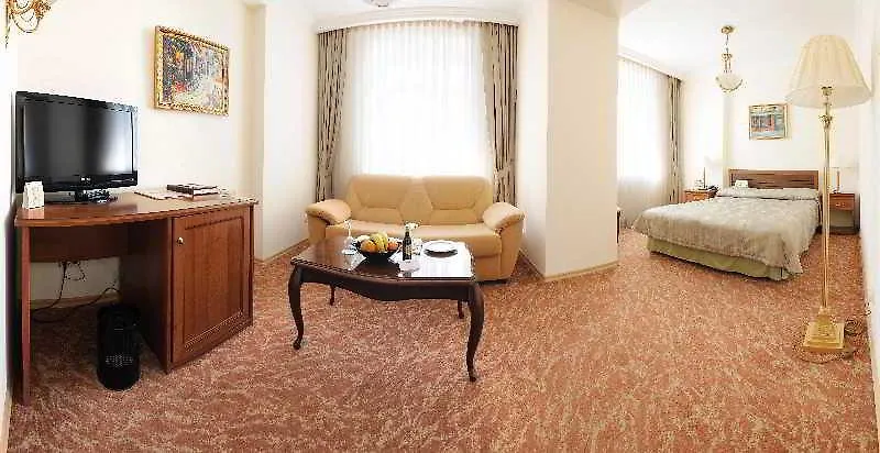 Hotel Ramada By Wyndham Astana